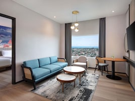 Suite ejecutiva, 1 cama de matrimonio grande | Ropa de cama de alta calidad, colchones con acolchado adicional, minibar