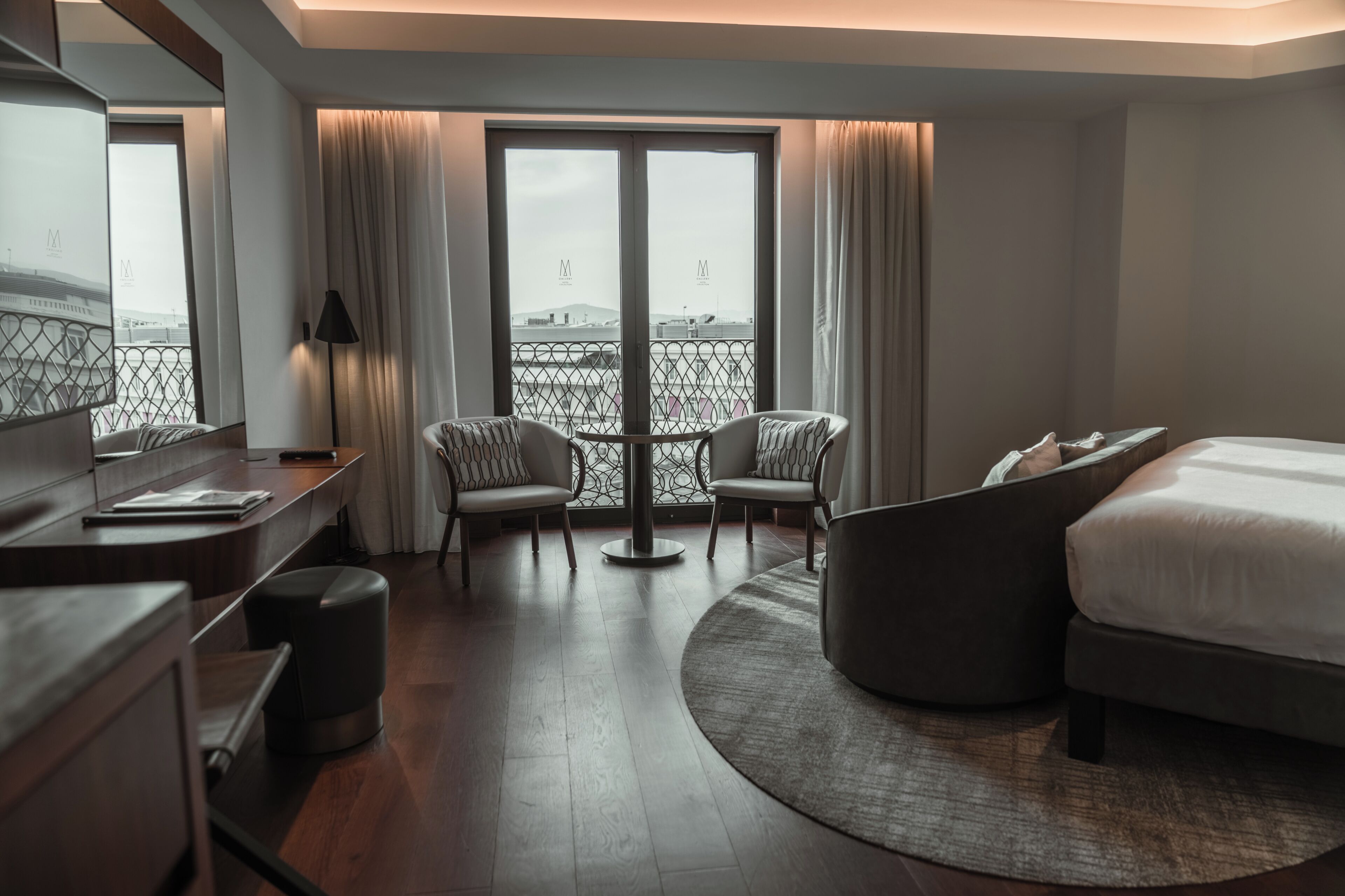 Deluxe Room, 1 King Bed, Balcony