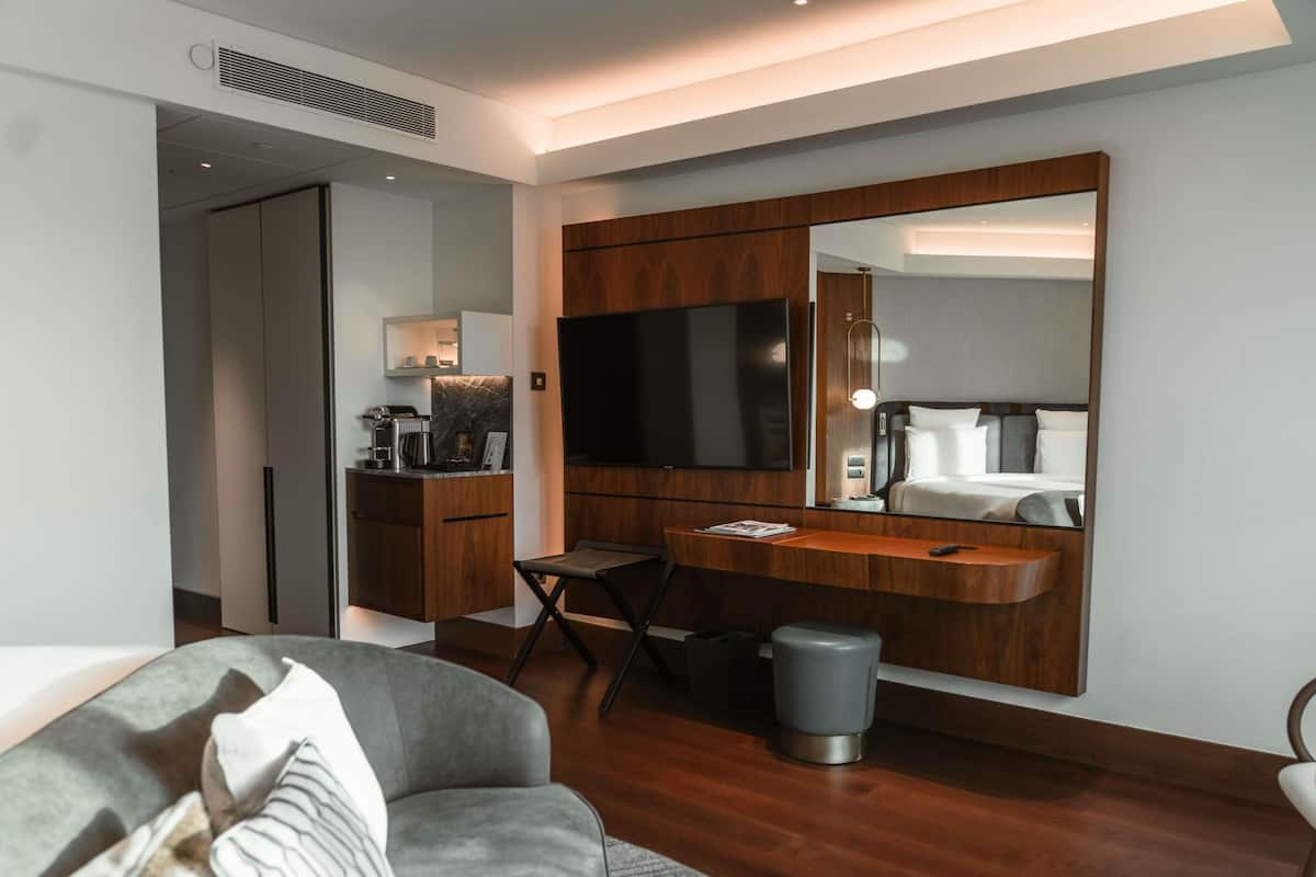 Deluxe Suite, 1 King Bed