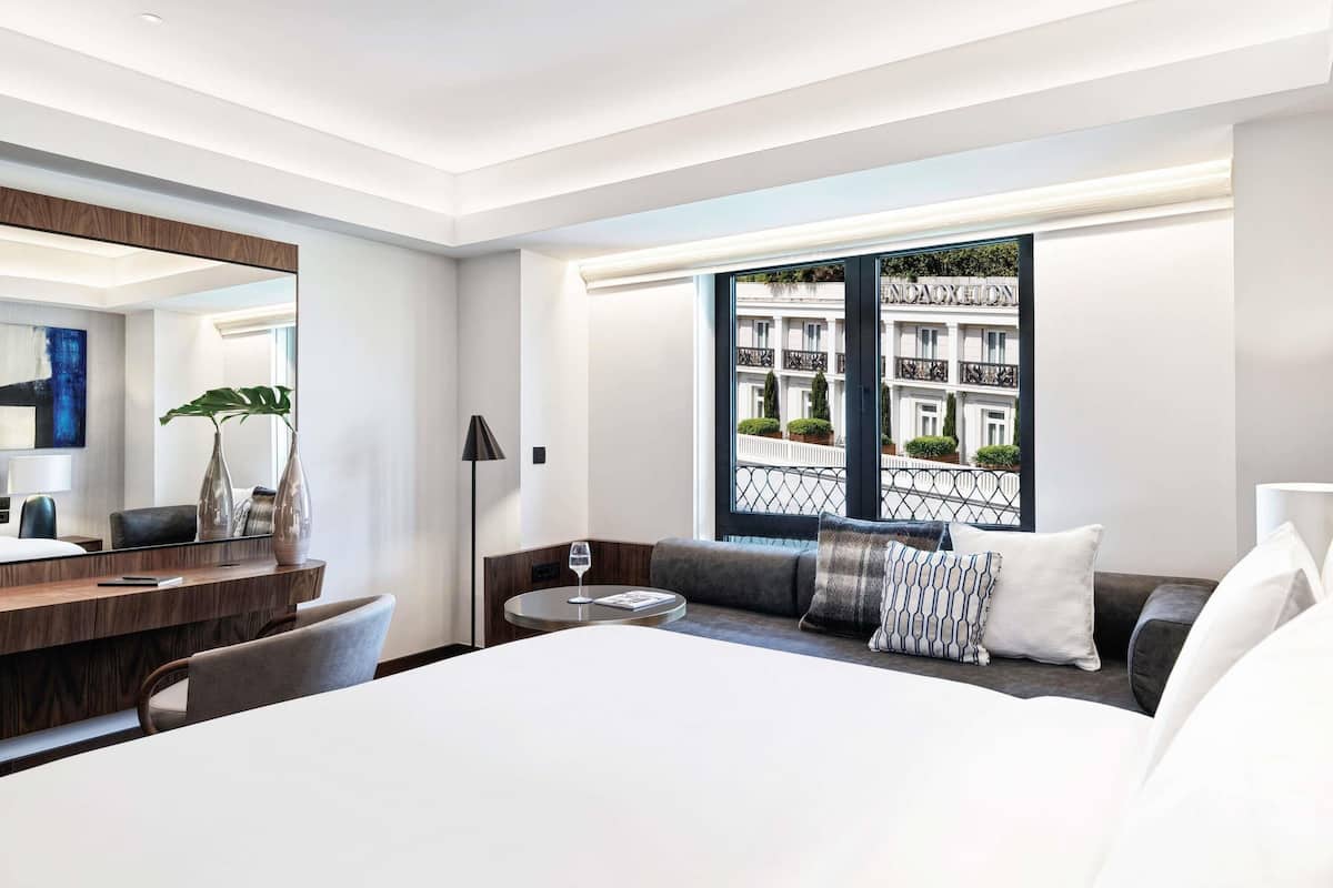 Chambre Deluxe, 1 très grand lit | Literie de qualité supérieure, couette en duvet d'oie