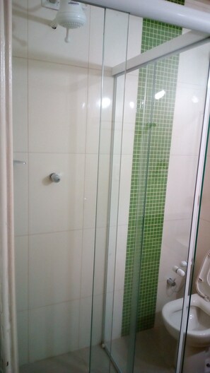 Classic Double Room, 1 Bedroom | Bathroom