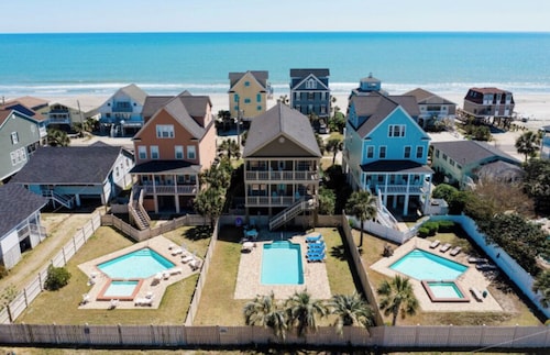  6 bedroom-5.5 bathrooms in the heart of Garden City Beach*Heated Pool*