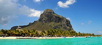 Just 5 minutes walk to the beach, supermarket and restaurants. 