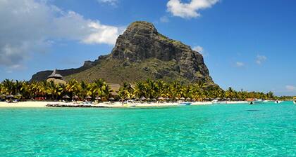 Just 5 minutes walk to the beach, supermarket and restaurants.