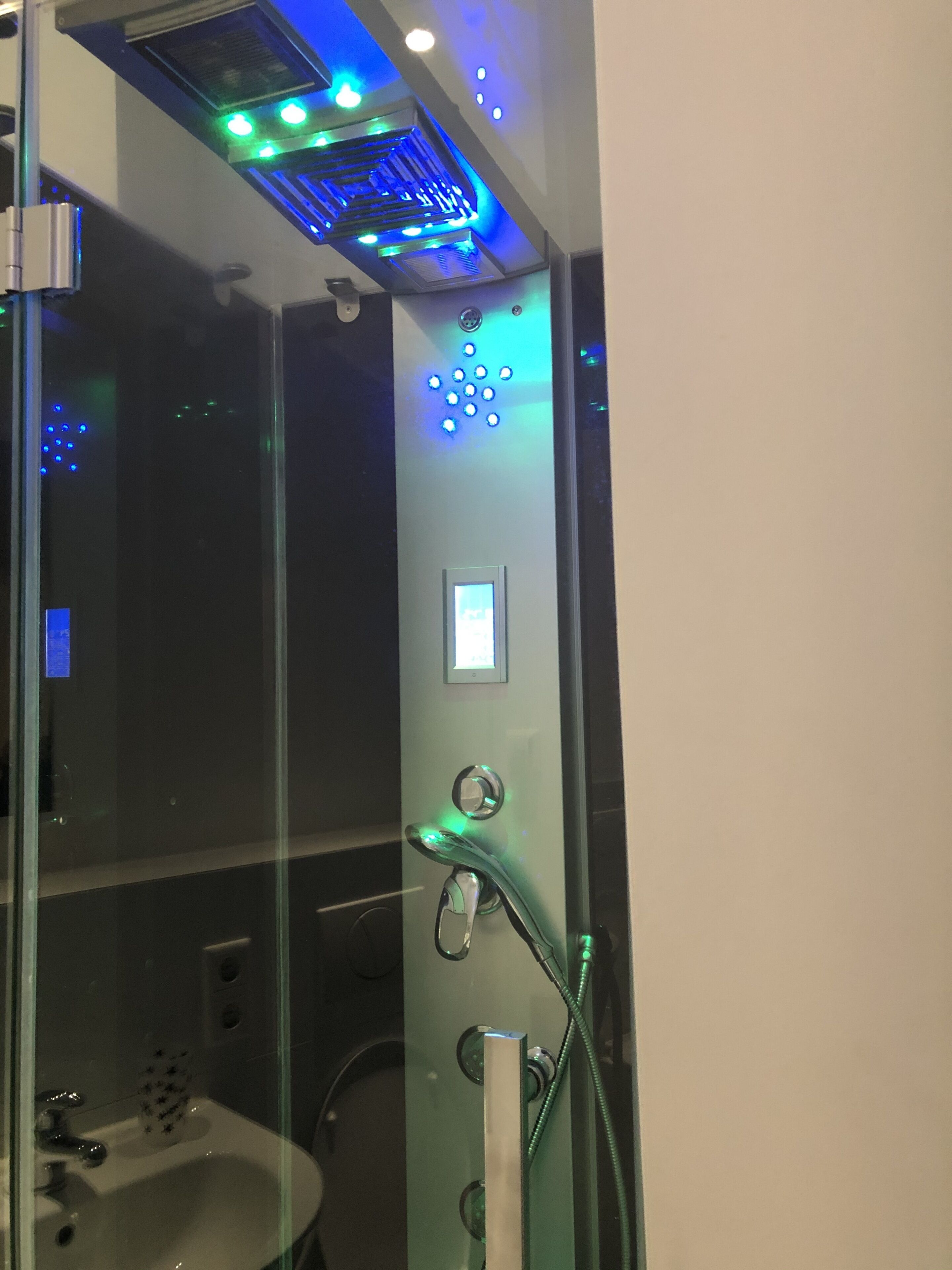 Quadruple Room | Bathroom | Shower, towels