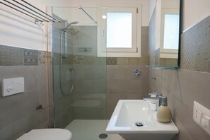 Hair dryer, towels, shampoo - Seaview: by the sea (Torre Grande)