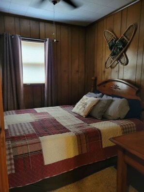 2 bedrooms, desk, iron/ironing board, free WiFi