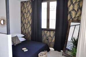 1 bedroom, iron/ironing board, WiFi, bed sheets - Beautiful apartment in the center (L'Isle-sur-la-Sorgue)