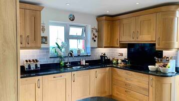 Frigorifero, microonde, forno, lavastoviglie