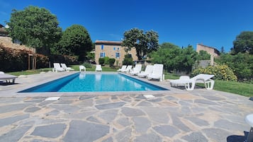 Piscine extérieure