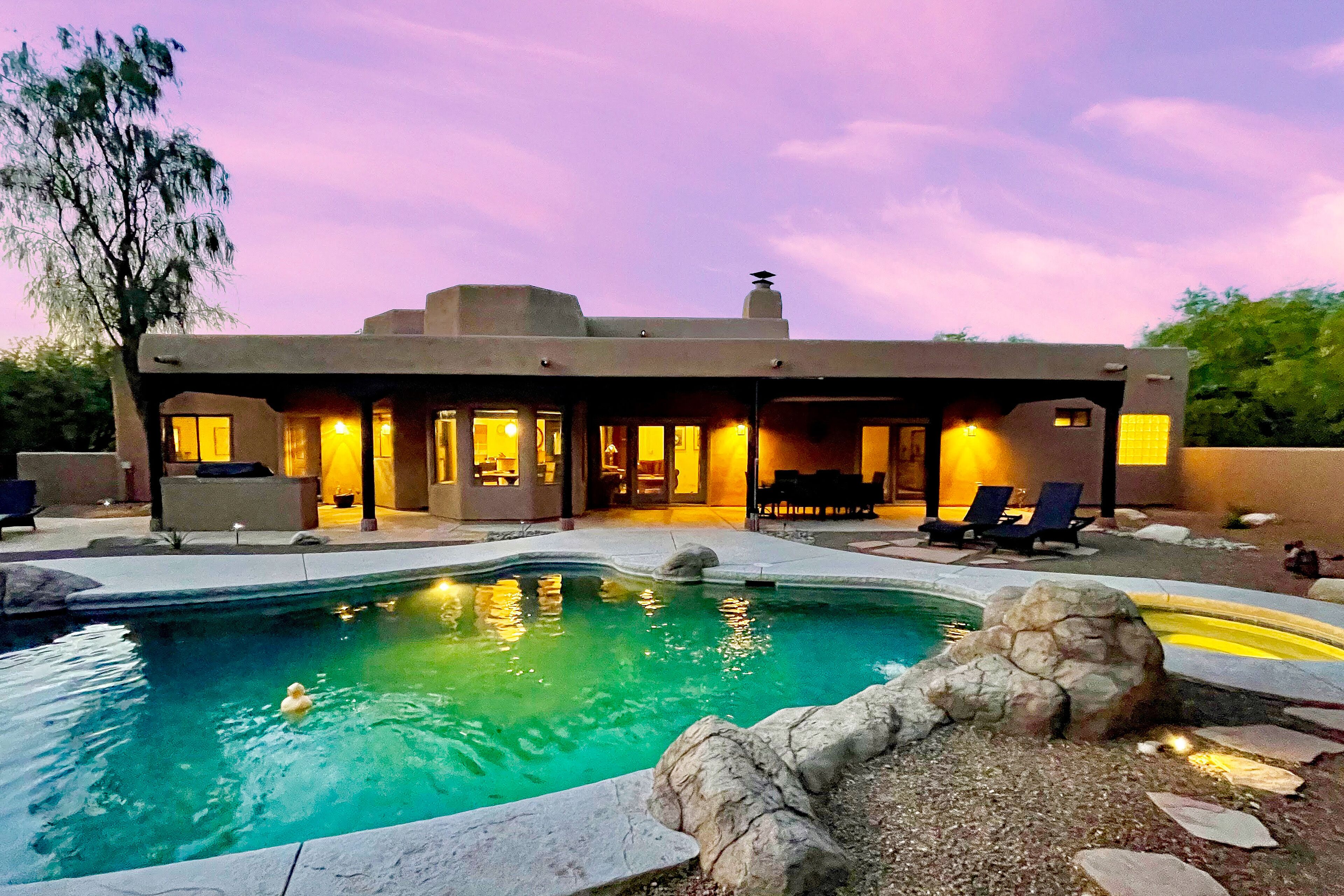 Spacious, dog-friendly home w/ enclosed yard, private pool, and spa