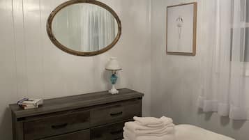 2 chambres, coffres-forts dans les chambres, Wi-Fi, draps fournis