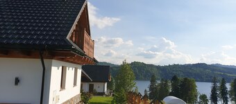 Year-round highland houses in Pieniny on the shores of Lake Czorsztyn.