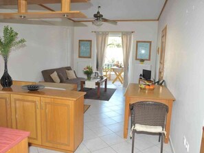 TV - Beach apartment  (Kiveri)