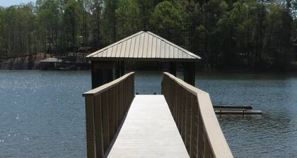 Charming 3BR 2BA Lakefront Lake Norman Home with Beach & Dock (sleeps 10)