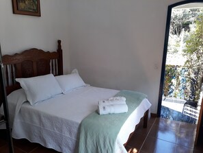 Basic Double Room | Minibar, free WiFi, bed sheets - Pousada Santo Expedito (Tiradentes)