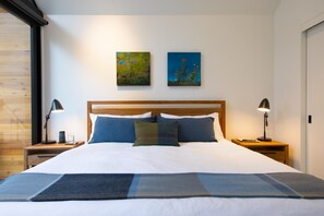 1 bedroom, iron/ironing board, travel cot, WiFi - Kuono at Volcano   . (Volcano)