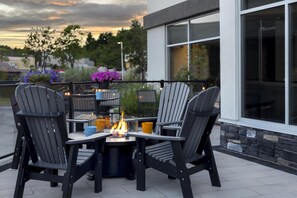 Terrace/patio - Hilton Garden Inn Sudbury (Sudbury)