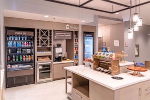 Snack bar - Hilton Garden Inn Sudbury (Sudbury)