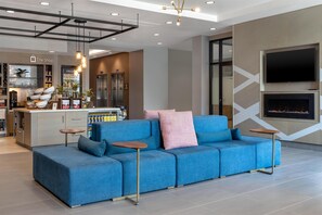 Lobby - Hilton Garden Inn Sudbury (Sudbury)