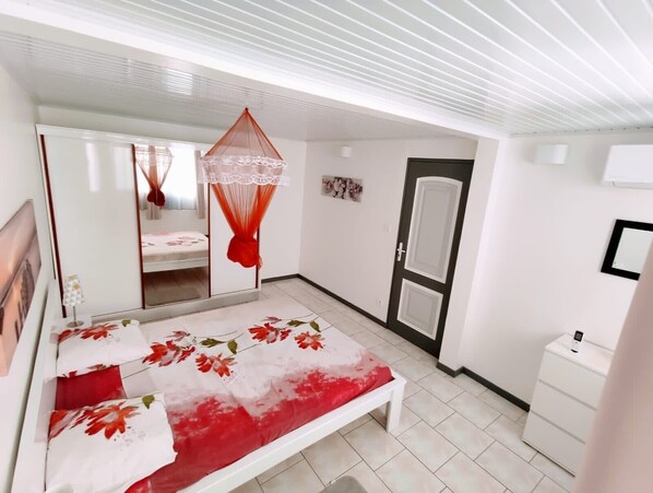 1 bedroom, iron/ironing board, WiFi, bed sheets