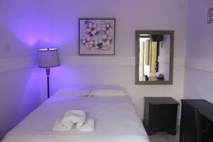 经典客房 | 埃及棉床单、高档床上用品、羽绒被、加厚床垫