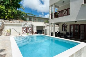 Outdoor pool, sun loungers