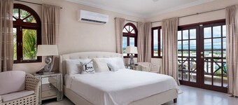 Exclusiva casa de pueblo con mejoras de lujo