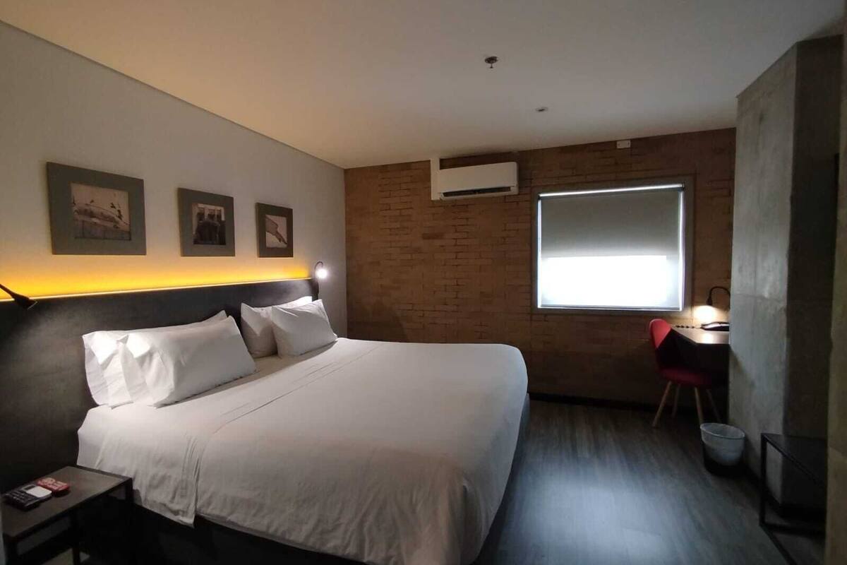 1 bedroom, in-room safe, iron/ironing board, free WiFi