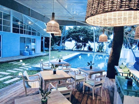 Outdoor dining. Mawella Beach Resort