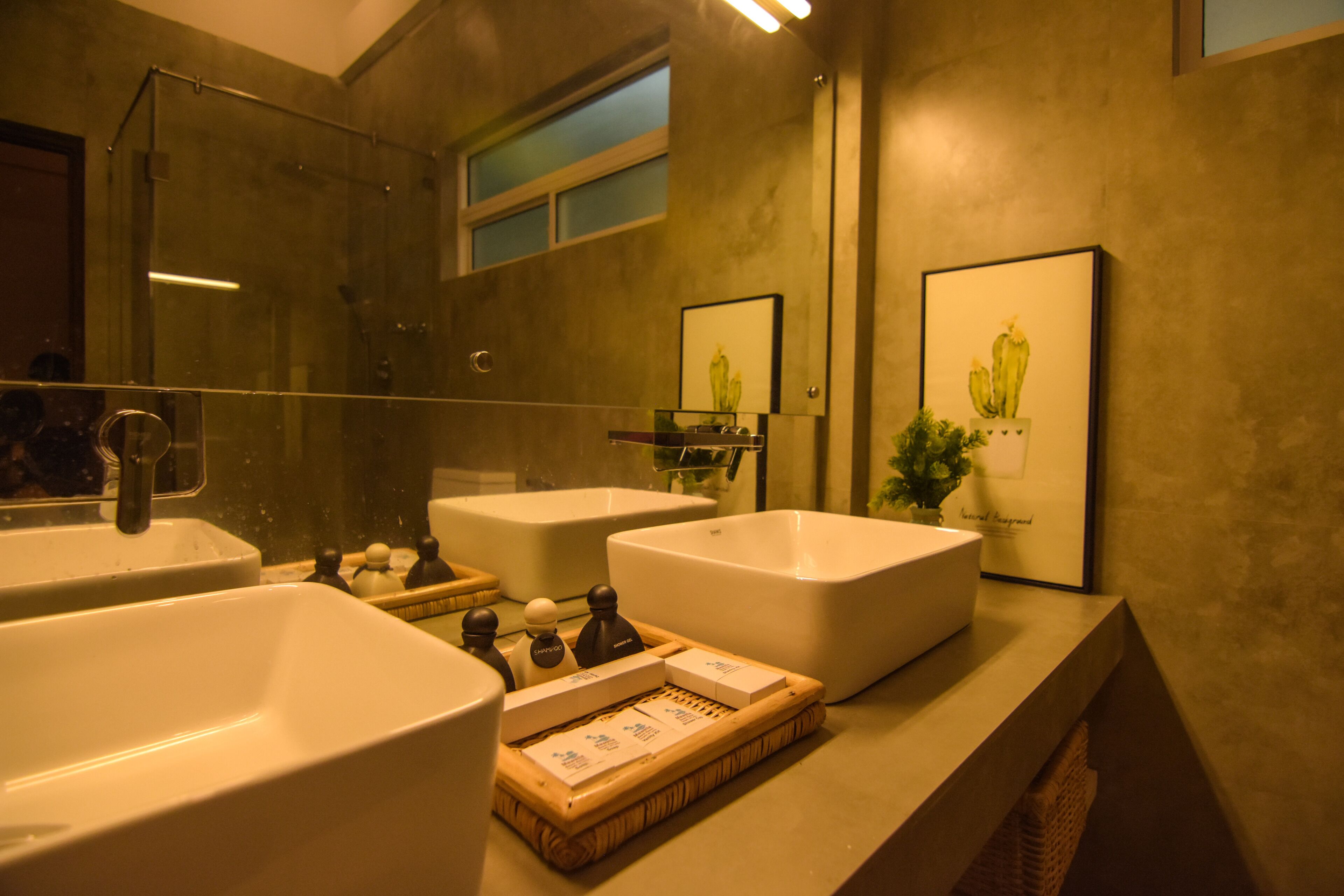 Superior Double Room, Non Smoking, Beach View | Bathroom sink