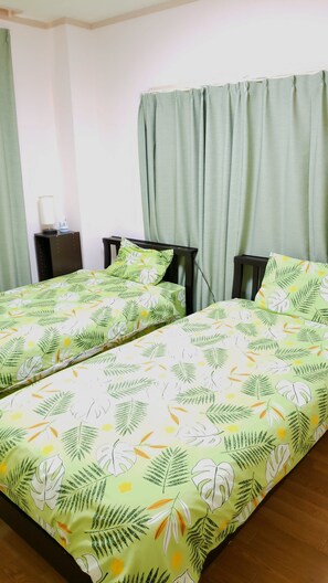 Three-Bedroom House | 3 bedrooms, soundproofing, iron/ironing board, free WiFi