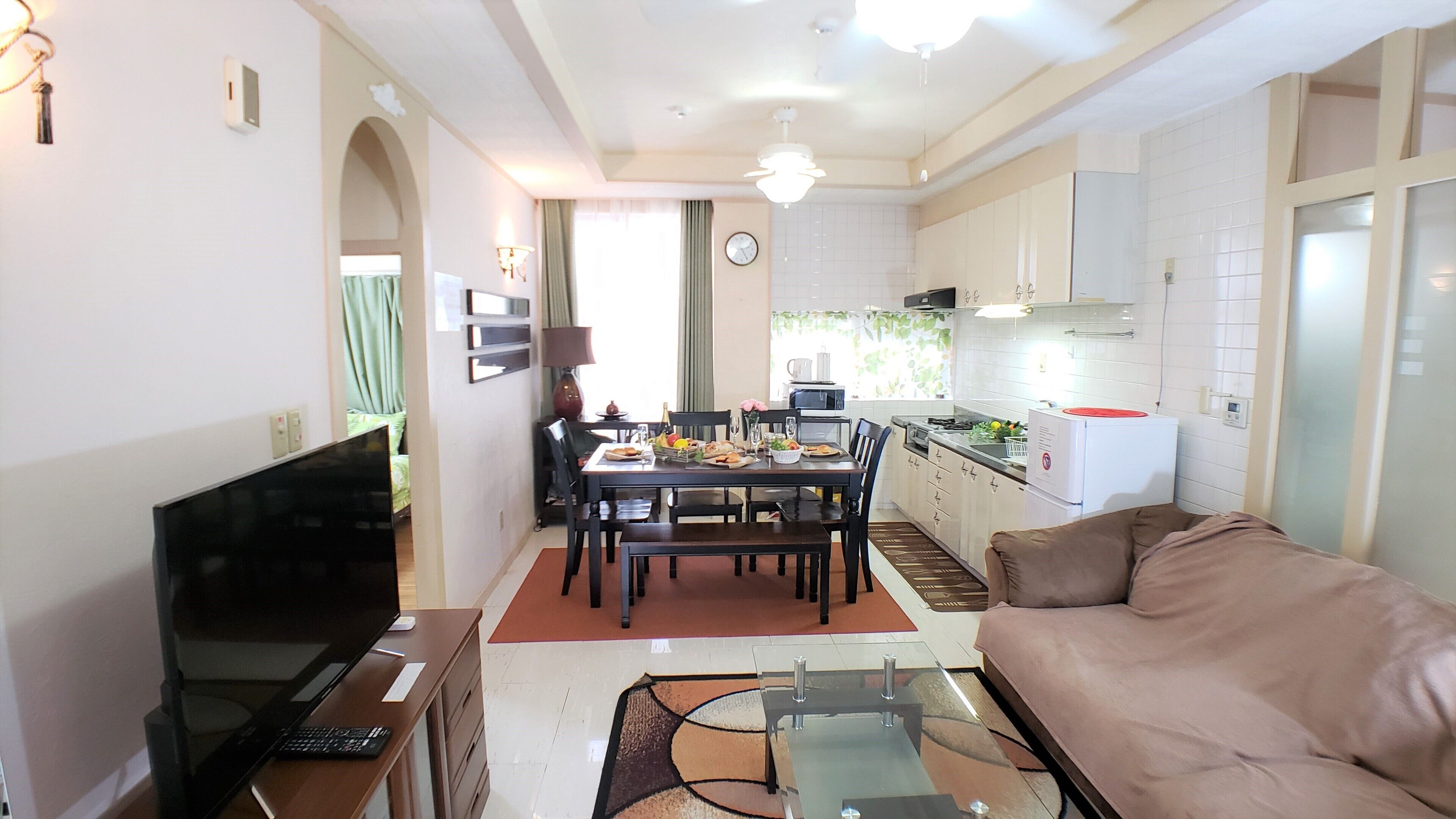 Casa, 3 habitaciones | Área de sala de estar | Televisión de pantalla plana 