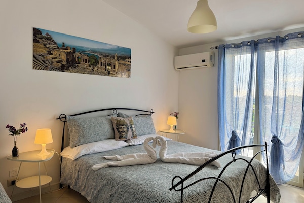 Habitación doble Confort | Minibar, escritorio, wifi gratis y ropa de cama