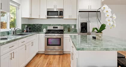 Santa Barbara Beach House, Spa, Luxe Amenities, Fireplace, 3 minutes to beach