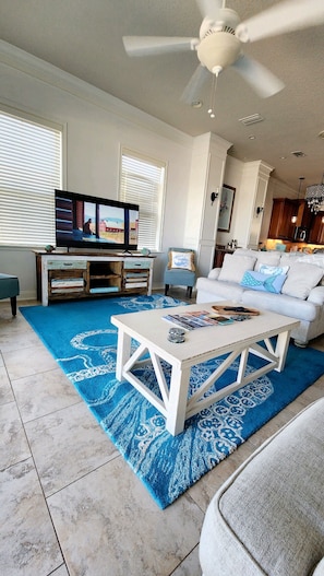 Smart TV, DVD player