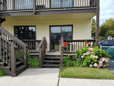 Great Location for your vacation.  Within walking distance to beach, restaurants
