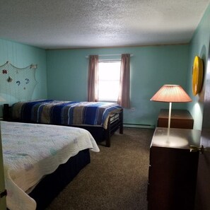 2 bedrooms, iron/ironing board, WiFi