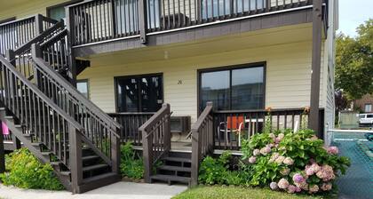 Great Location for your vacation. Within walking distance to beach, restaurants