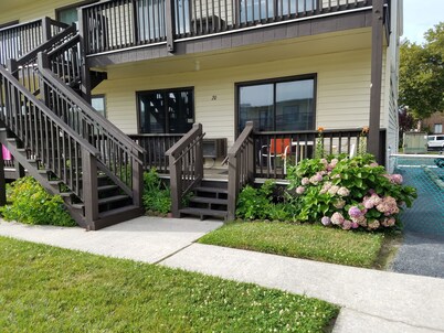 Great Location for your vacation. Within walking distance to beach, restaurants