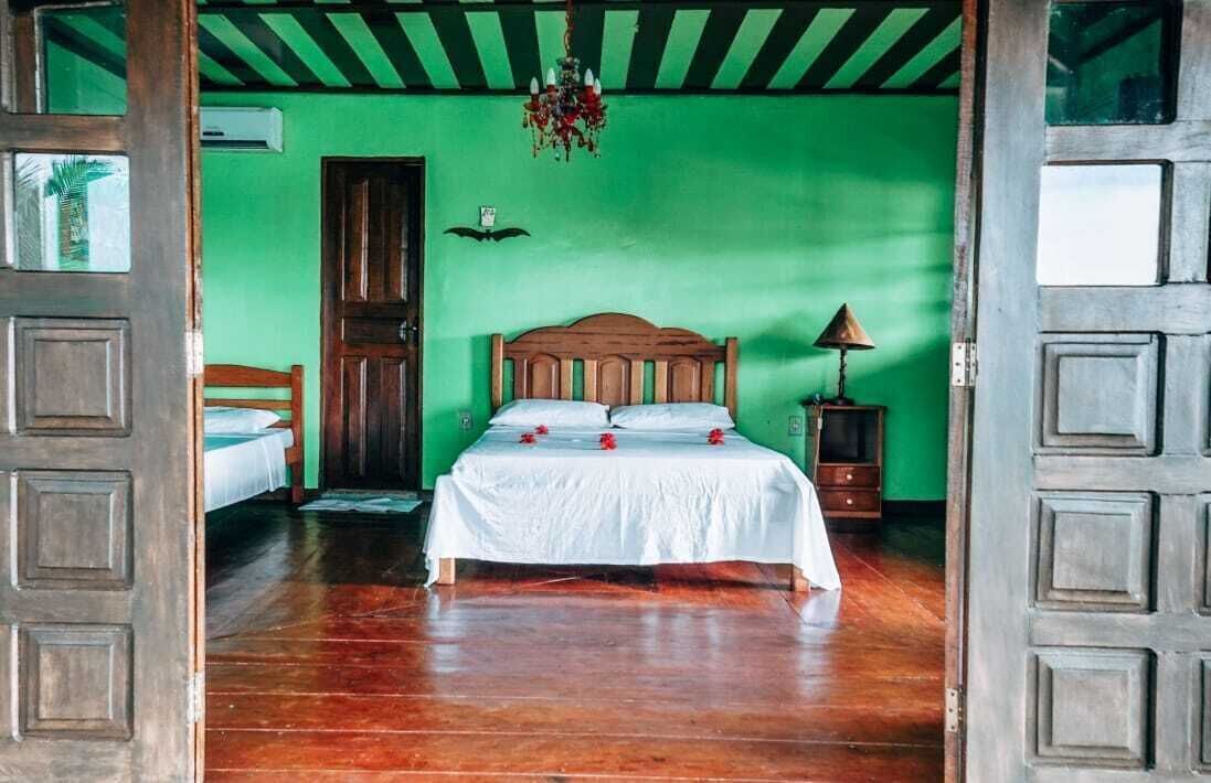 1 bedroom, hypo-allergenic bedding, free rollaway beds