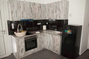 Apartamento luxo (Irene) | Cozinha americana privada | Geladeira grande, fogão, cooktop, chapa