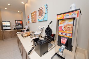 Dining - Accessible 1BR Suite w/ King & Roll-In Shower (Humble)
