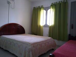 2 bedrooms, WiFi - Apartment 200 meters from the beach in Imbituba, SC. (Imbituba)