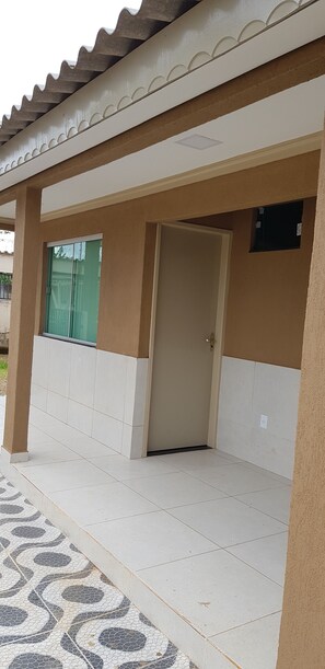 Exterior detail - Brand new suite with furniture, television, refrigerator, Netflix, Wifi. Come check...! (Floresta)