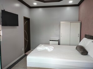 1 slaapkamer, een bureau, een strijkplank/strijkijzer, gratis wifi