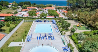 Appart Près des Commerces et la Plage | Accès Piscine Saisonnière!