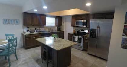 Port ST Lucie River casa frente con muelle privado