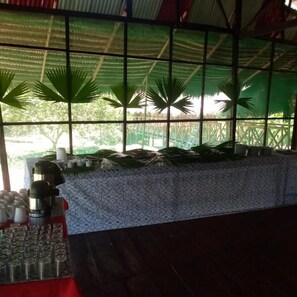 Ilmainen päivittäinen mannermainen aamiainen 