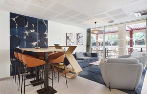 Interior - Studio Climatisé | 10 Minutes de la Plage! (Cavalaire-sur-Mer)